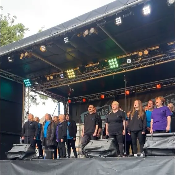 The group Music Dimensions on stage 