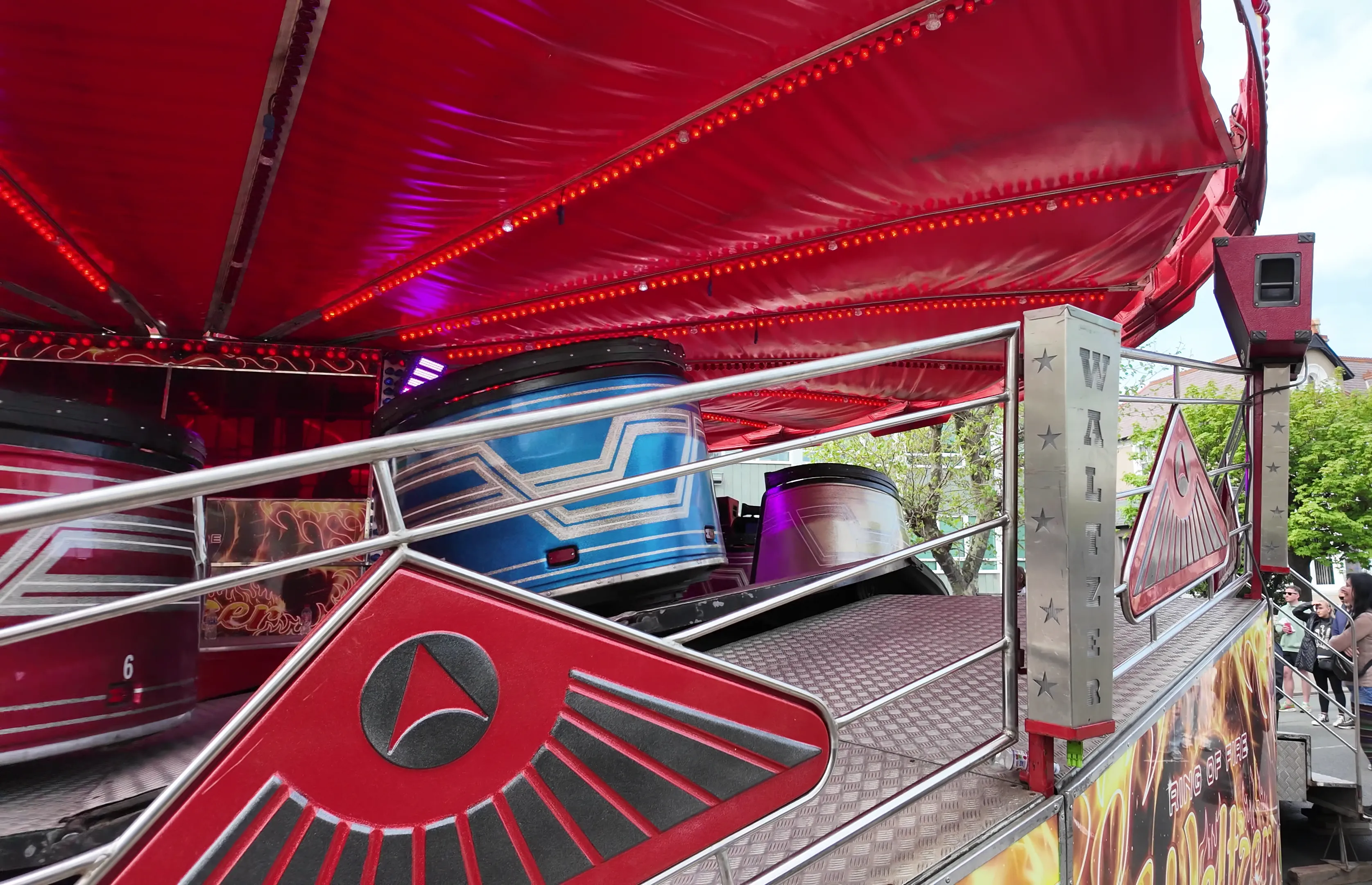 Waltzers