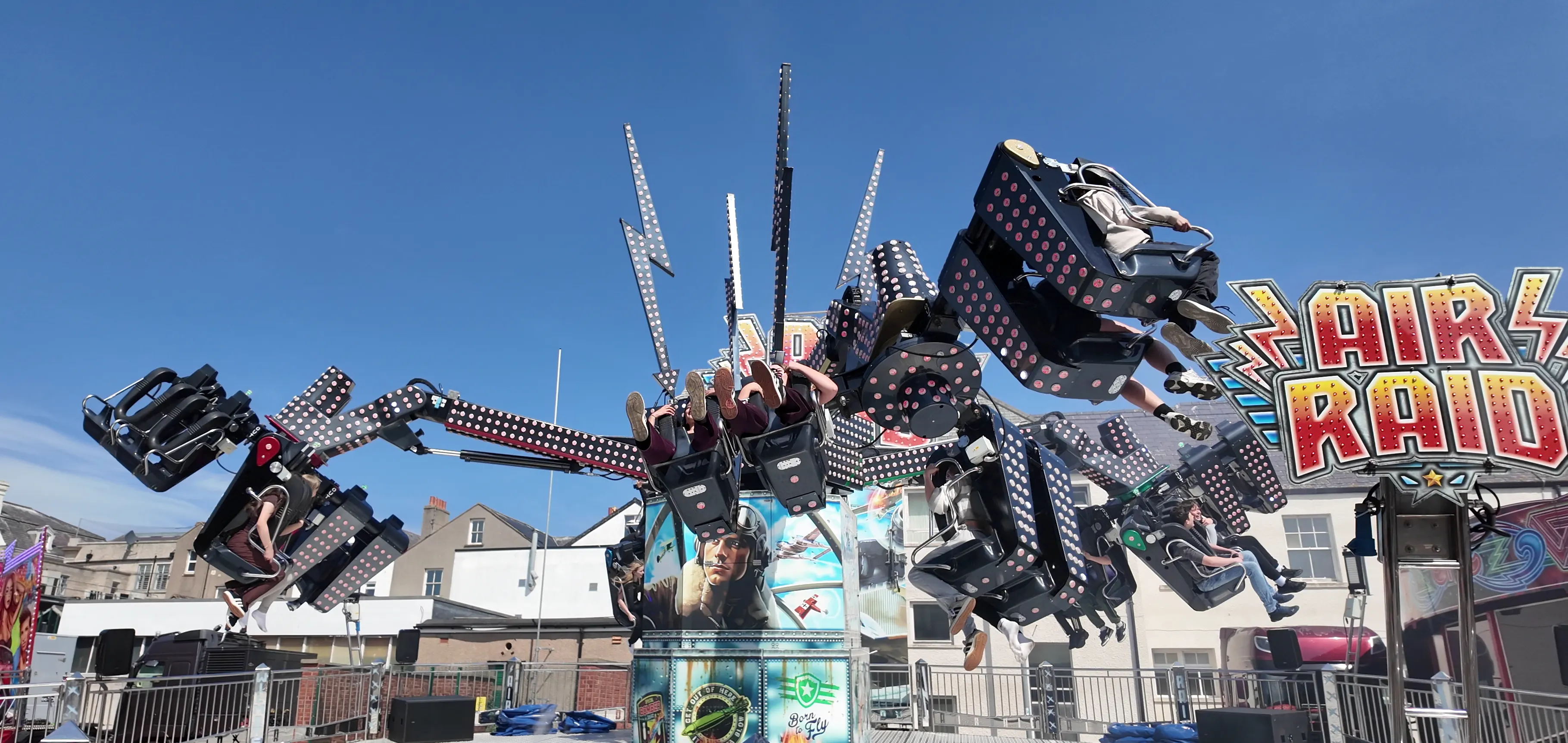 Spinning, scary fair ground ride